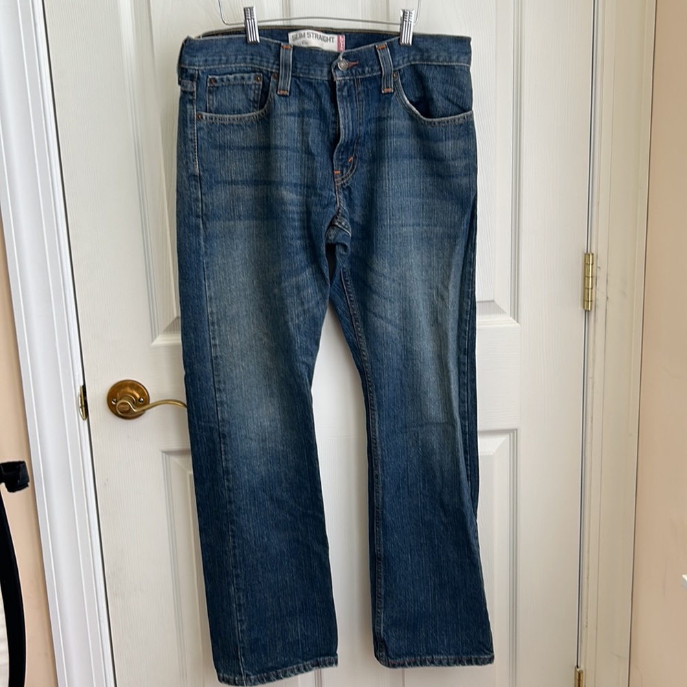 Levi slim straight jeans